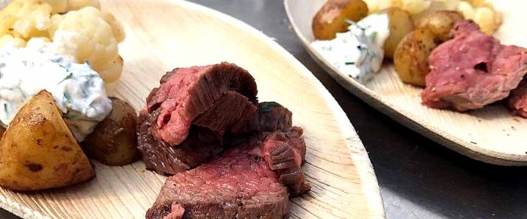 Lees meer over het artikel Bavette-steaks met krieltjes en bloemkool