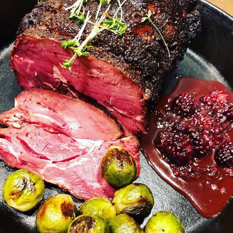 Lees meer over het artikel “Ribeye Roast” met jus van Guinness, bramen en bittere chocolade