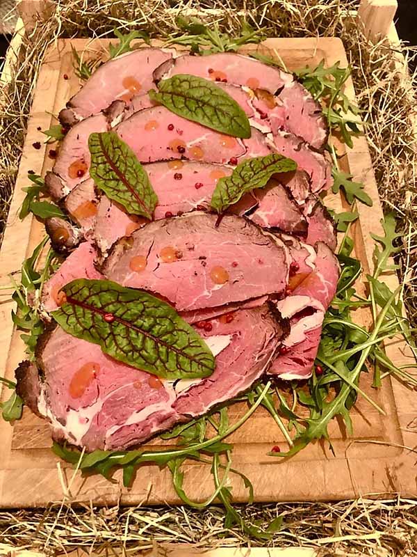 Lees meer over het artikel Carpaccio van ribeye (hooigerookt) met mandarijnvinaigrette