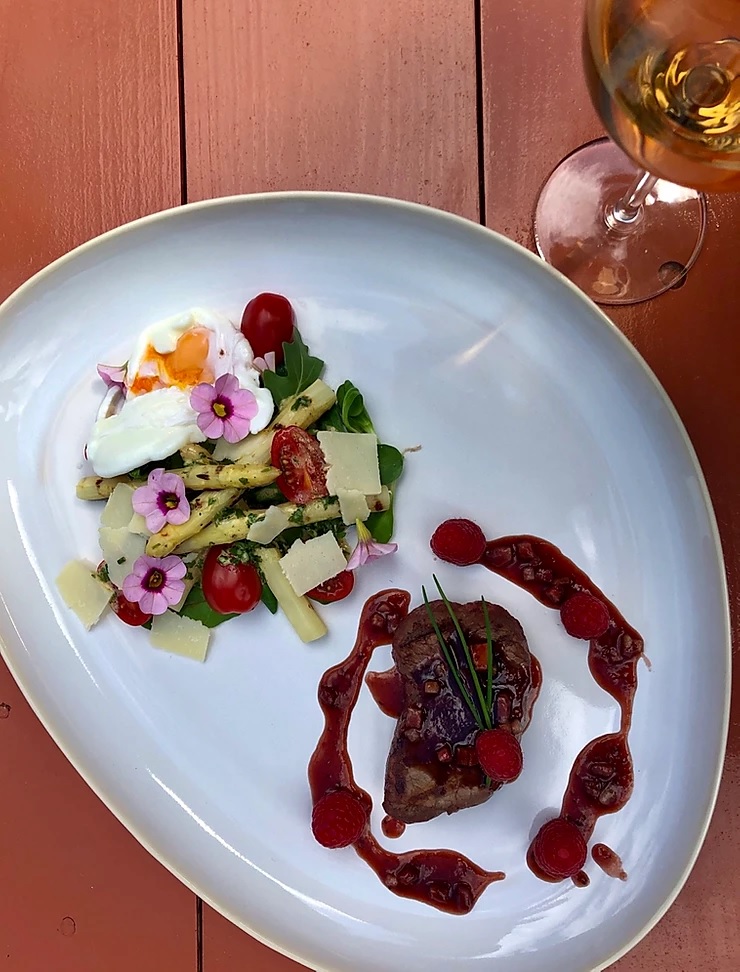 Lees meer over het artikel Ladysteak met rosé-frambozenjus